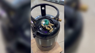 Баллон бытовой пропан-бутан 30 л, D300 mm, L585 mm, GREENGAS в сборе с мультиклапаном и ВЗУ Баллон бытовой пропан-бутан 30 л, D300 mm, L585 mm, GREENGAS в сборе с мультиклапаном и ВЗУ